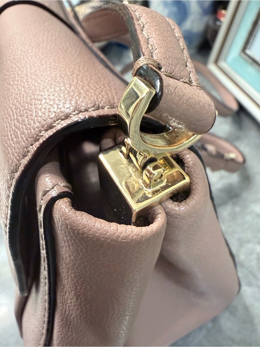 KATE SPADE Finlee Randall Street like new - Picture 9 of 14